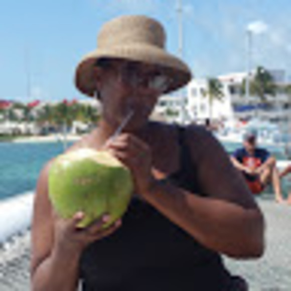 Meet your Posher, Debbi - Picture 1 of 1